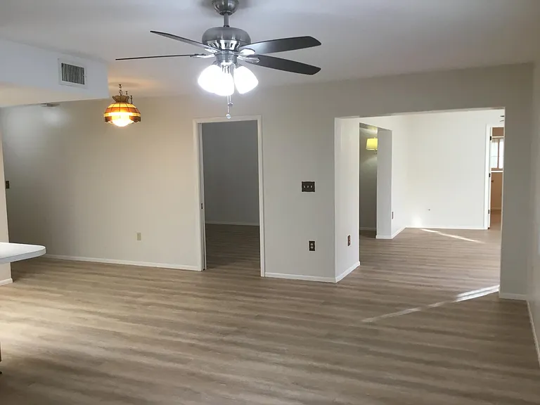 4518 Linwood St — Photo 18