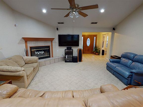2nd image of 1017 W Ponderosa Dr