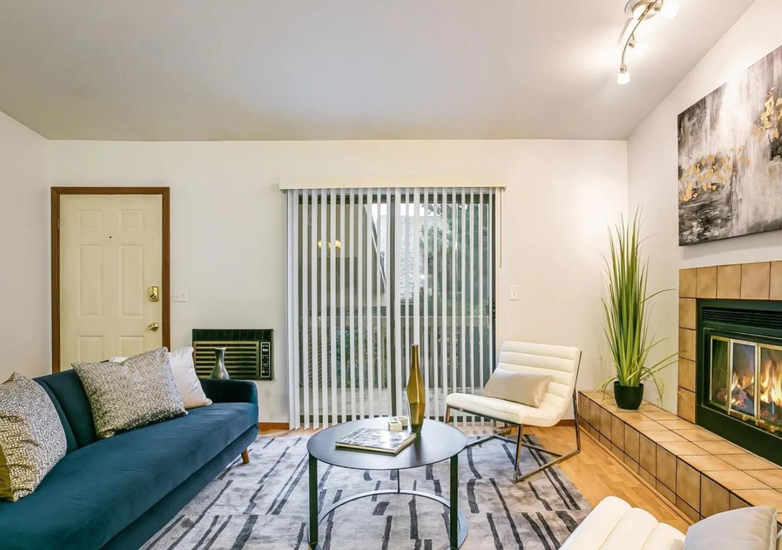 Updated 2B/2B Condo in Aspen Grove Community-Available Now! — Photo 4
