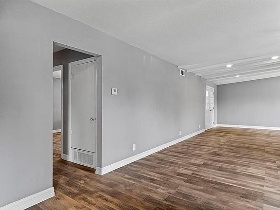 3rd image of 1910 Danube Dr