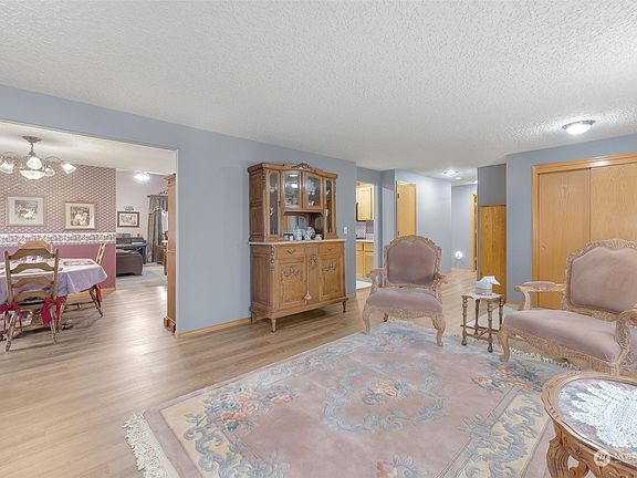 5th image of 2615 NE 99th Avenue