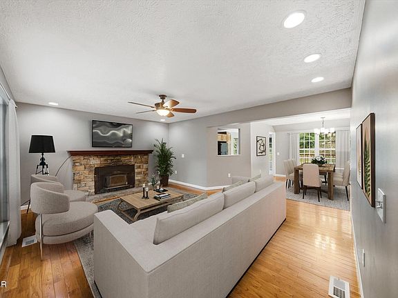 5th image of 1134 Deer Trail Way