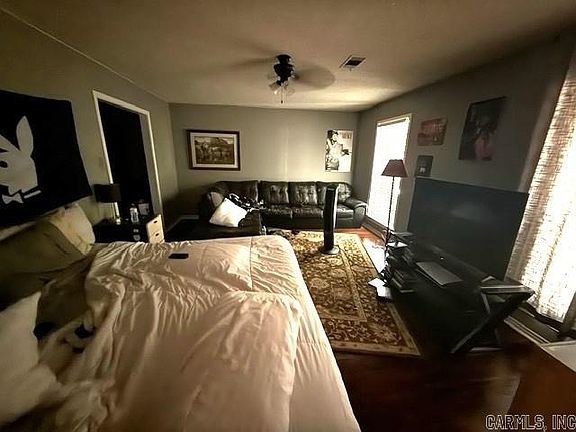 4th image of 105 Winfield Ln