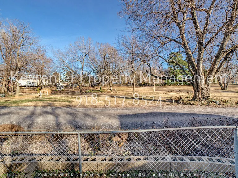 209 N 11th St — Photo 33