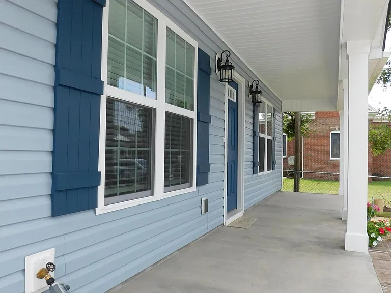 710 N B St — Photo 3