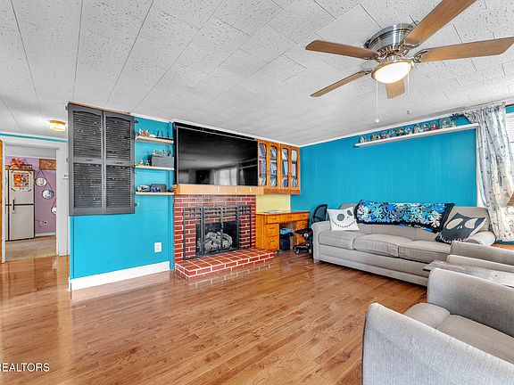 5th image of 125 Passons Rd