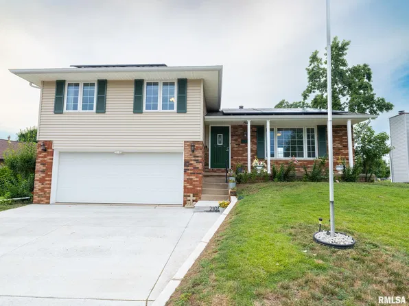 2105 Marigold Dr, Pekin, IL 61554