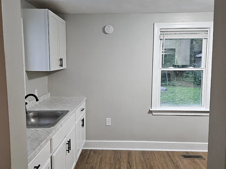 1044 George Washington Hwy N — Photo 10