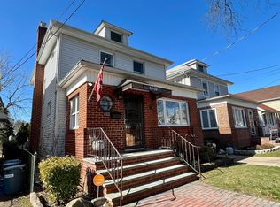 8554 260th St, Floral Park, NY 11001