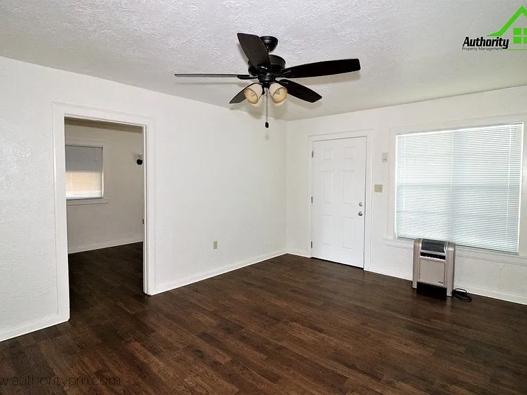 1141 Magnolia Ave — Photo 5