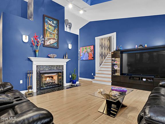 5th image of 9207 Sedgley Drive