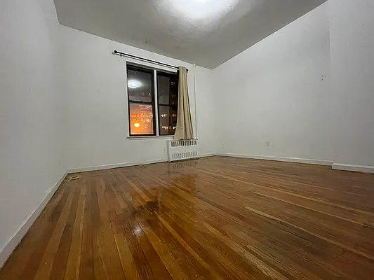 Rented by HOLTON REAL ESTATE INC. | media 31