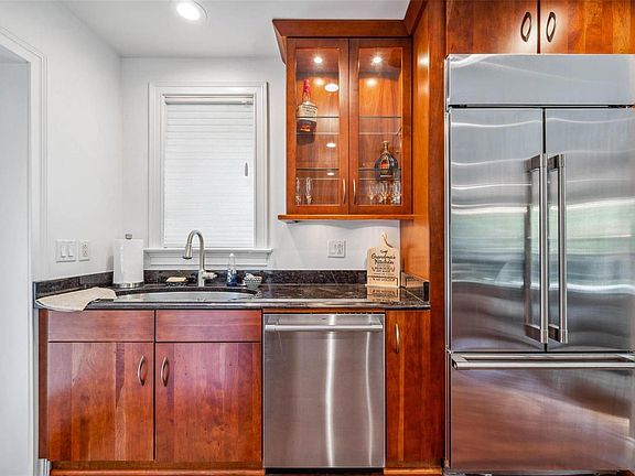 4th image of 7524 Cromwell Dr APT 2W