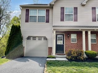 6400 Creekbend Dr, Mechanicsburg, PA 17050