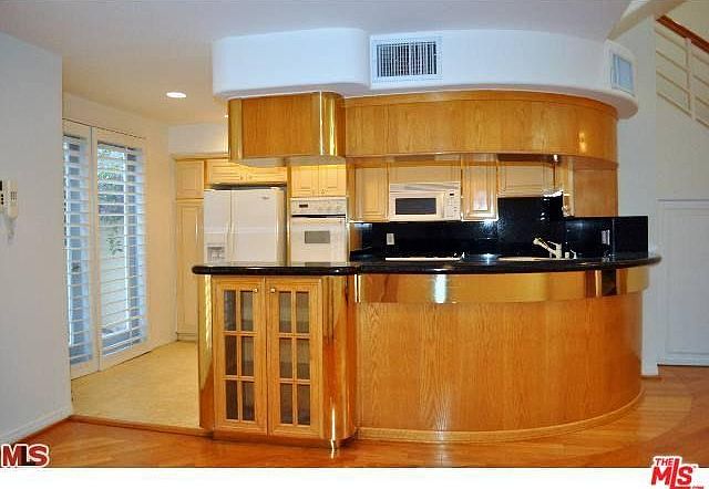 2nd image of 928 19th St Unit 103