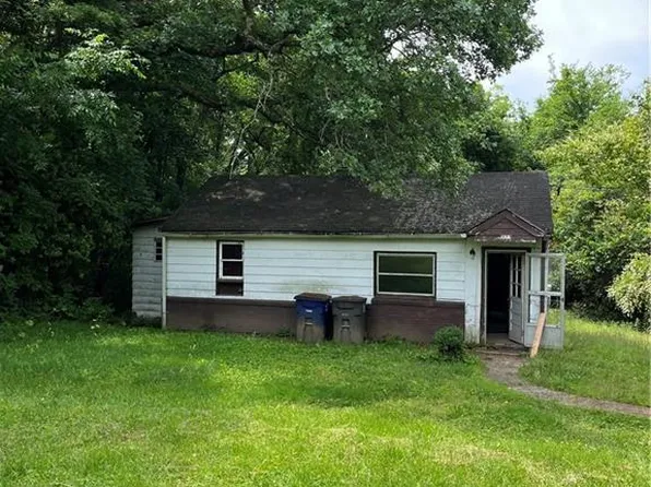 222 Northwoods Cir, Winston Salem, NC 27105