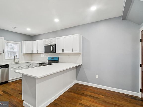 4th image of 3607 4th St