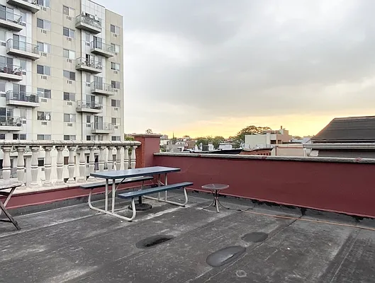 Rented by Compass | media 22