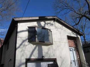 348 Auborn Ave, Shirley, NY 11967