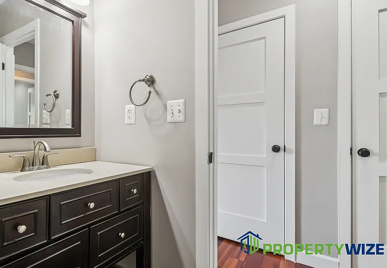 1527 Light St #2 — Photo 5