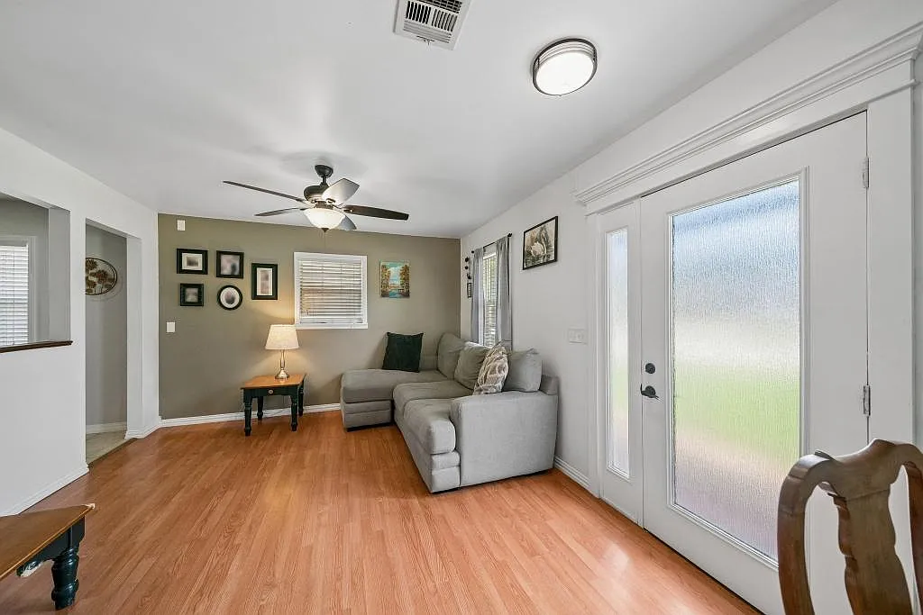 521 S Normal Ave — Photo 4