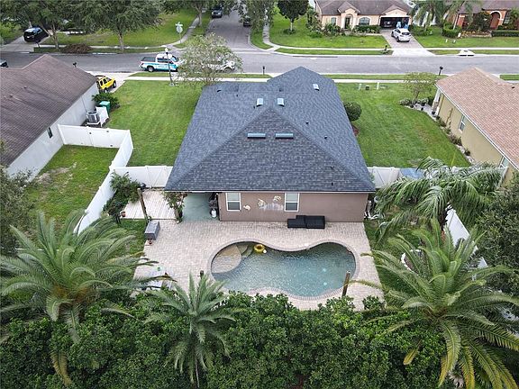 4th image of 940 FALLBROOKE AVENUE