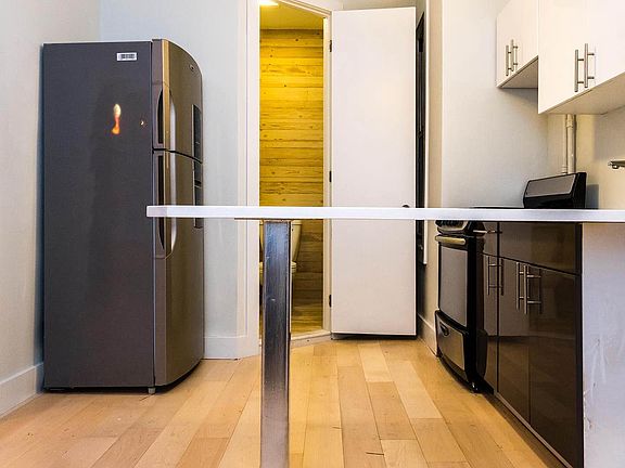 3rd image of 699 Dekalb Ave APT 5