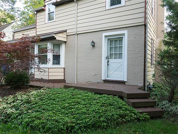 2nd image of 44 Harwood Dr