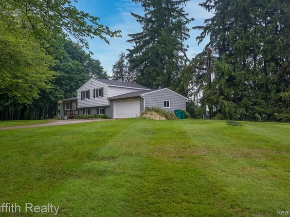 13557 Dunham Rd, Hartland, MI 48353