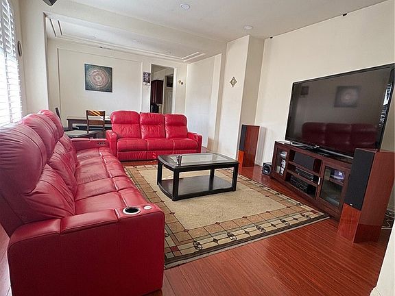 3rd image of 6952 Fontaine Pl