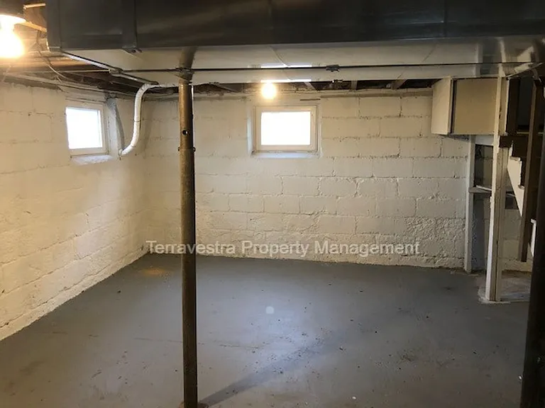31 Lane Ave — Photo 19
