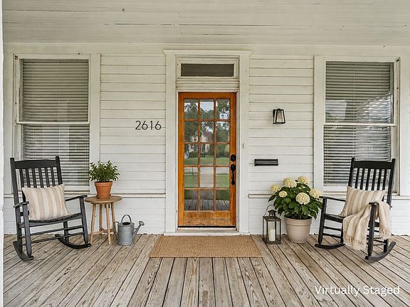 3rd image of 2616 Fort Ave