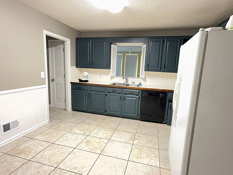 9013 Liberty Hill Rd — Photo 4