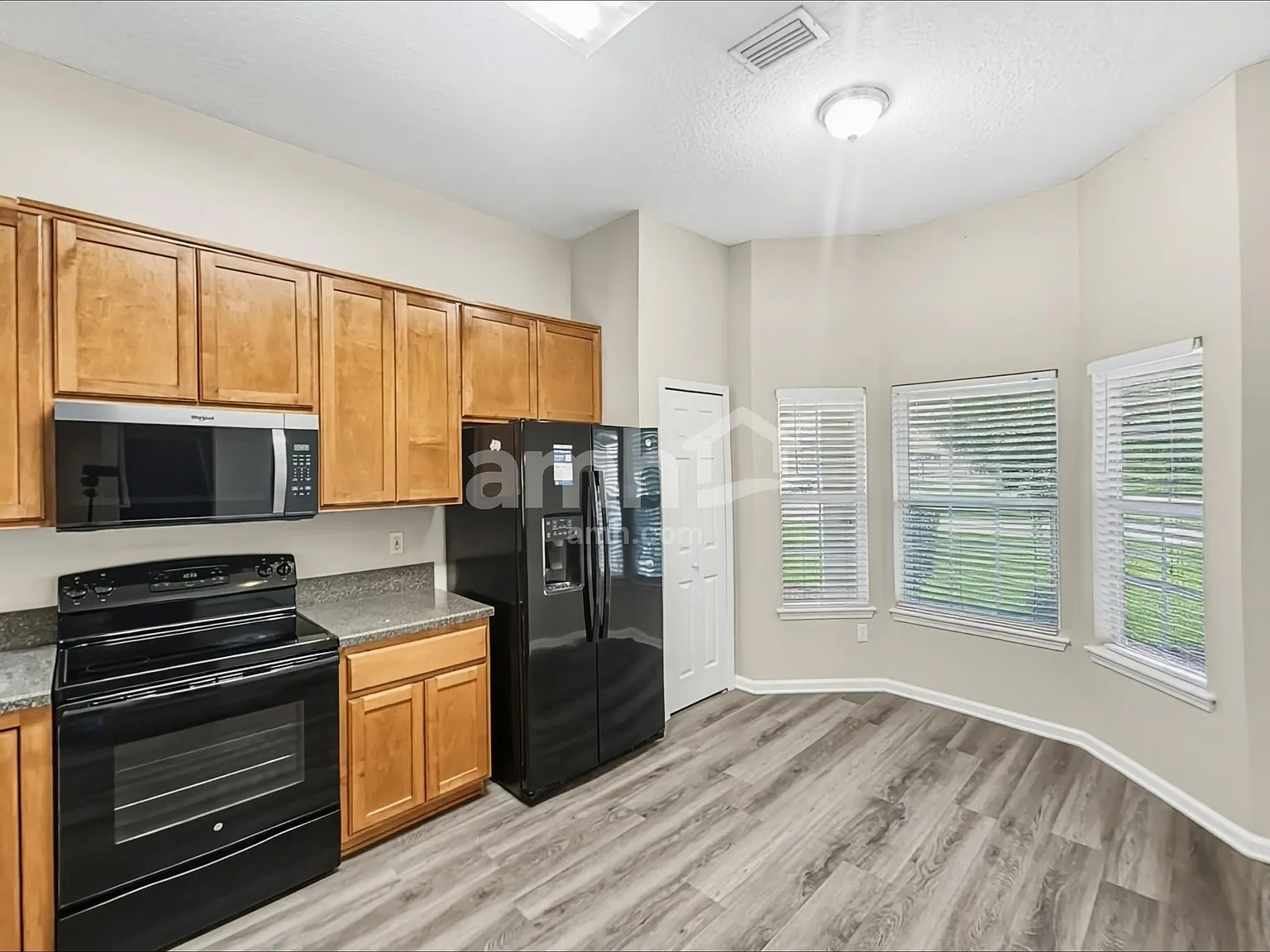 4 bed, 3.0 bath, 2144 sqft, $2,360 — Photo 3
