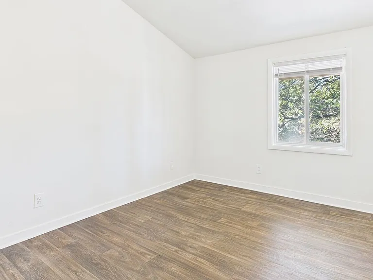 Forest Square Apartments — Photo 46