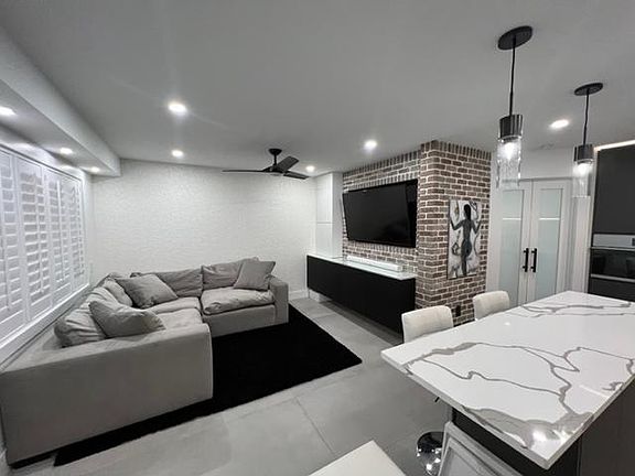 4th image of 3914 W Neptune St APT 4