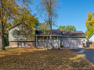 9227 Rosewood Ln N, Maple Grove, MN 55369