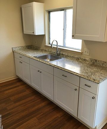 4th image of 8922 Island View St