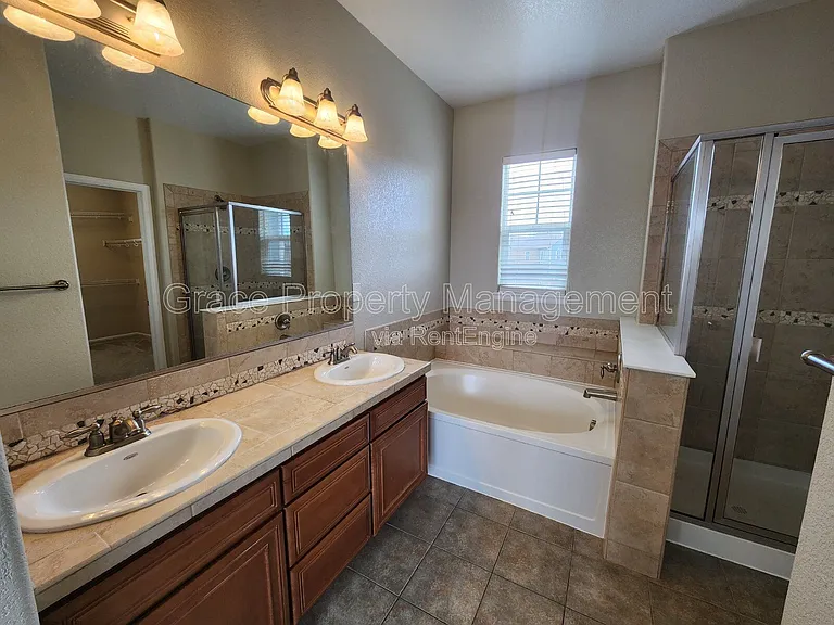 1969 Fairway Pointe Dr — Photo 16