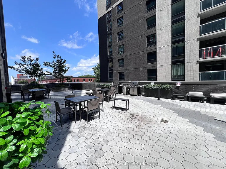 180 George St #1904 — Photo 20