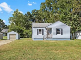 319 E Schuetz St, Lebanon, IL 62254