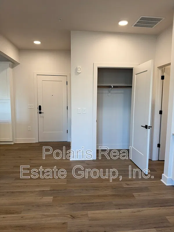 2 bed, 2.0 bath, 1671 sqft, $3,500 — Photo 2