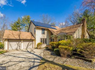 1 Teak Ct, Cherry Hill, NJ 08003