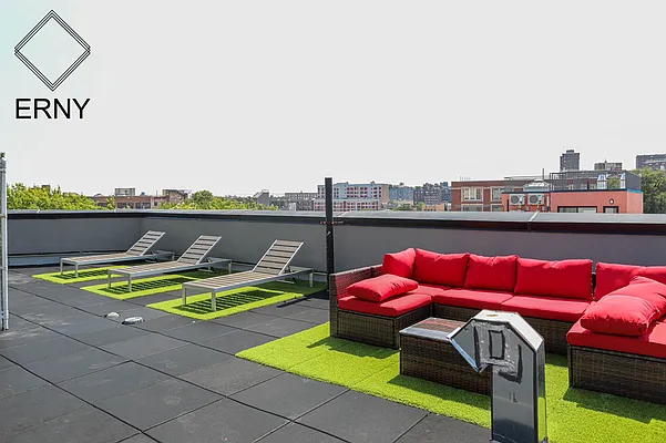 Rented by Pinn Realty | media 6