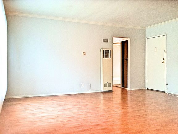 2nd image of 1948 Cheremoya Ave APT 15