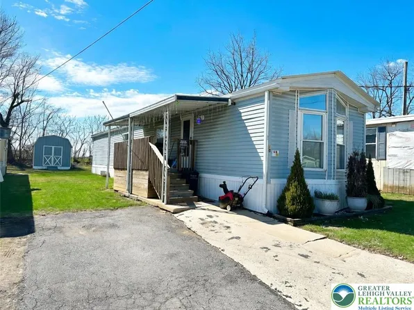 10 Roth Ave, Mertztown, PA 19539