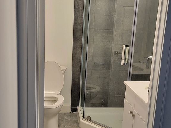 4th image of 1 Wellington St #610