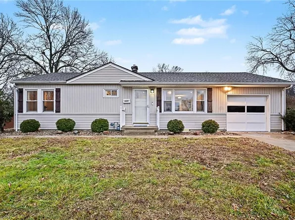 10009 E 68th St, Raytown, MO 64133