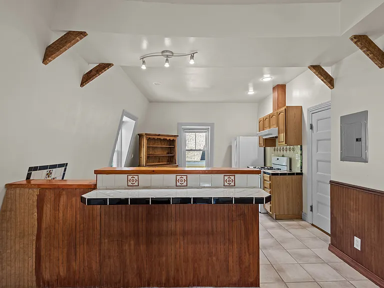30 Princeton Ave #6 — Photo 5