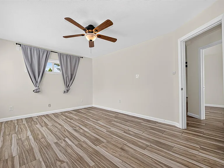 12814 Royce Ln — Photo 14